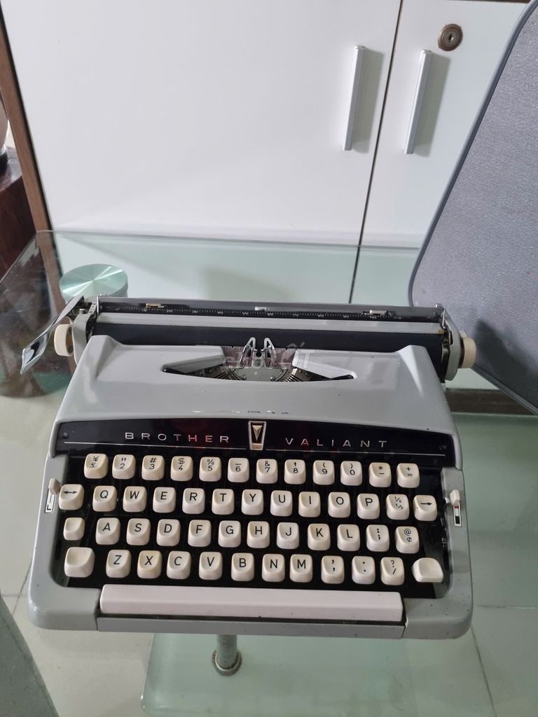 Máy đánh chữ Typewriter Brother Valiant (Nhật)