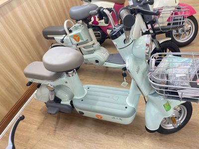 Xe máy điện Yadea i8 Xanh ngọc