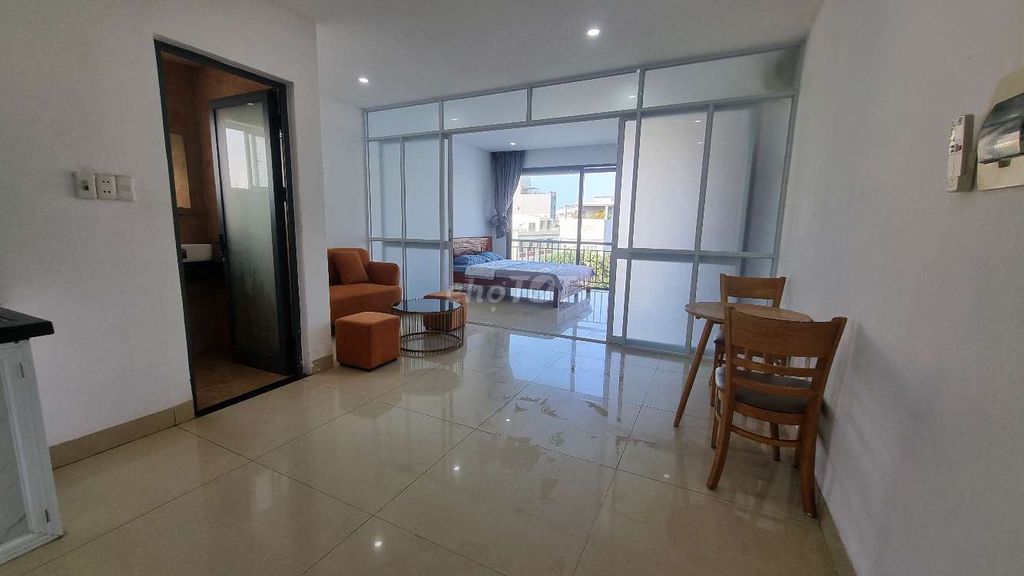 1-bedroom apartment with balcony in the Mỹ An expat quarter — photo 5