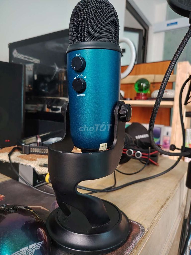 Microphone Blue Yeti Xanh lam. Mua bán Tivi, Âm thanh tại Quận Long Biên Hà Nội được đăng bởi Phạm Chiến hình 1