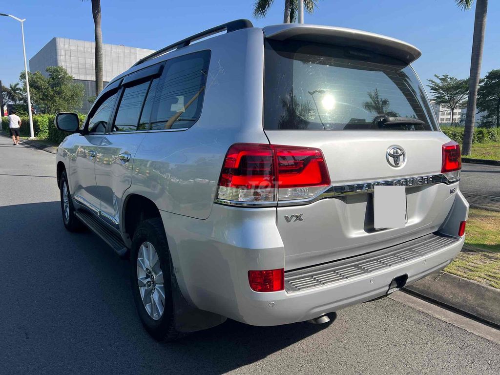 Toyota Land Cruiser 2016 VX 4.6L. Mua bán Ô tô tại Thành phố Thủ Đức Tp Hồ Chí Minh được đăng bởi Tân hình 7