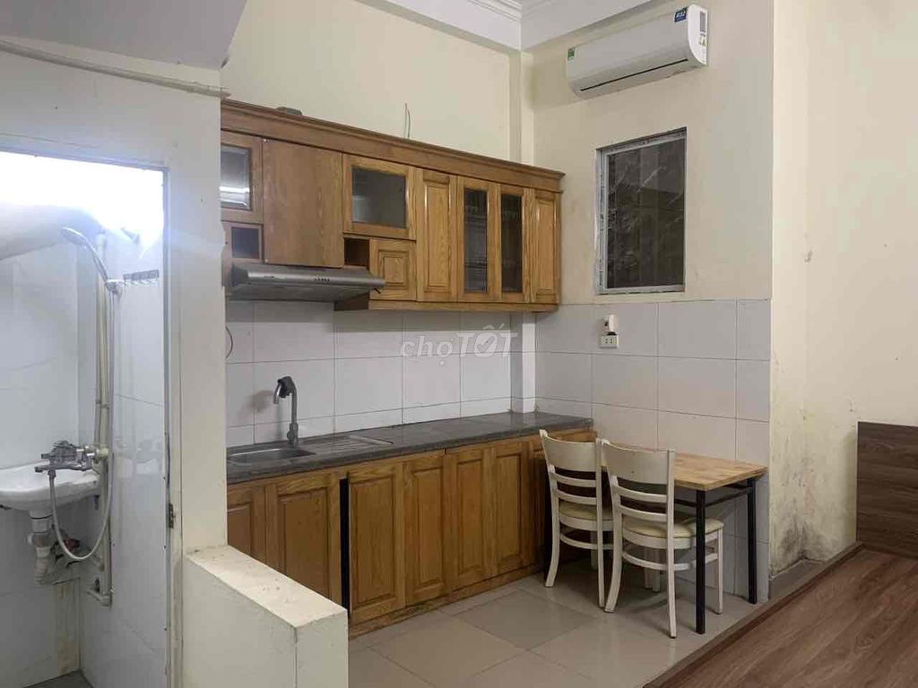 Phòng vskk bếp riêng ngõ 67 Gốc Đề