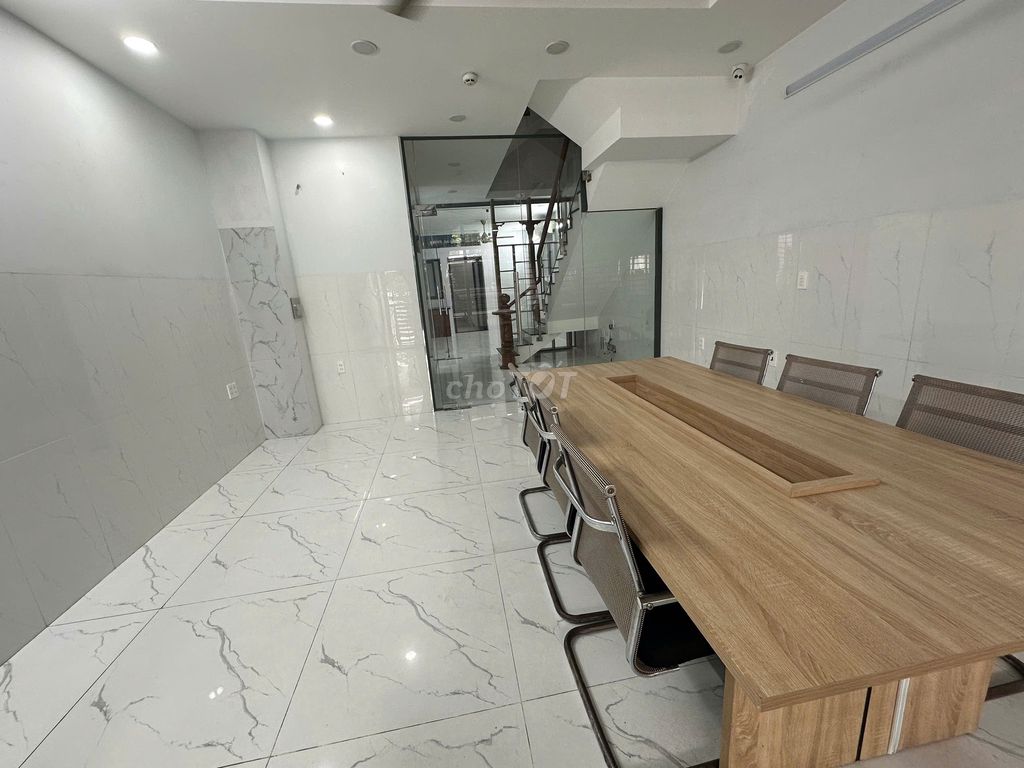 Cho thuê văn phòng tầng trệt giá 12,5tr 5x21m