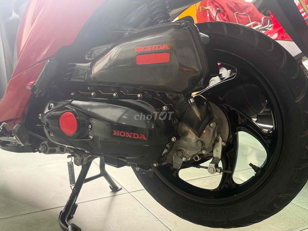 Honda Vision 2020 màu Đỏ khoá smk 9chủ. Mua bán Xe máy tại Quận Phú Nhuận Tp Hồ Chí Minh được đăng bởi Hoà hình 7