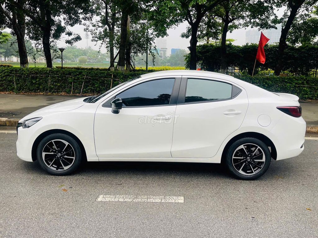 Mazda Mazda 2 Premium 1.5 AT 2024 Trắng Tự động