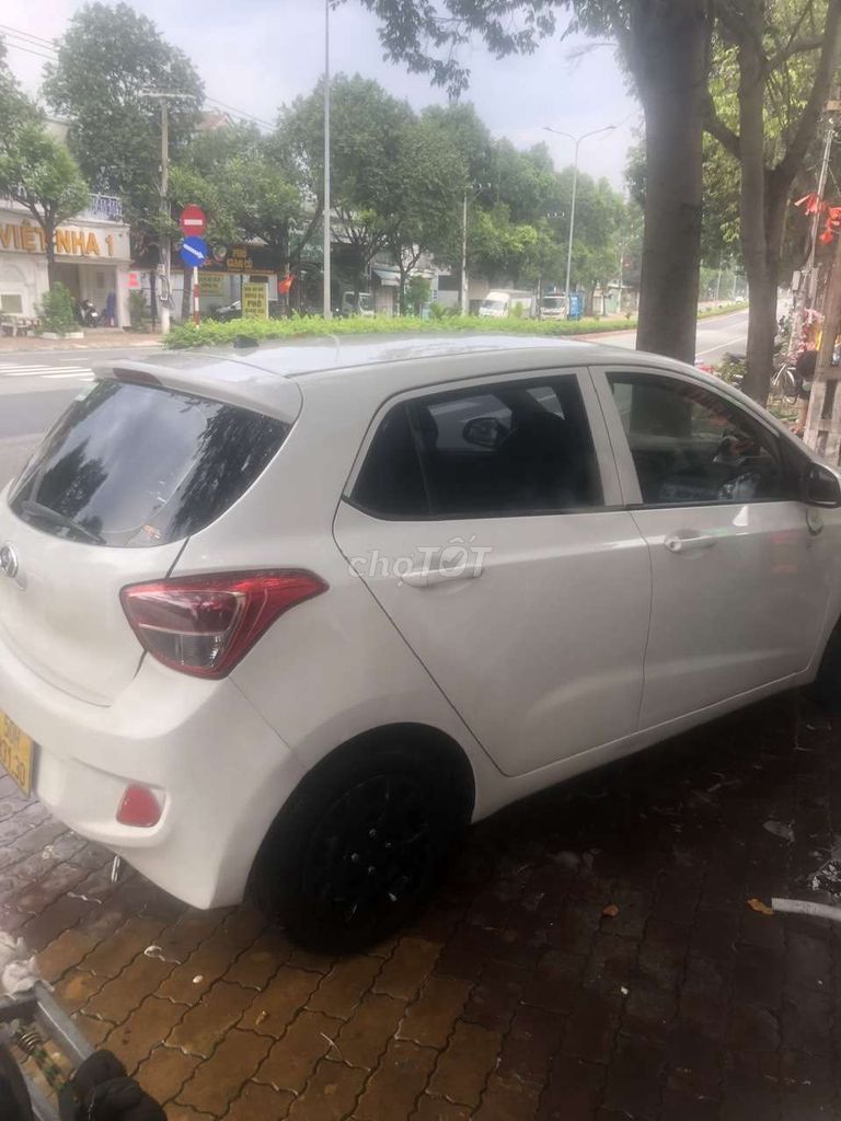 Xe Gia Đình Sử Dụng Cần Bán . Đời 2016 Nhập Ấn Độ. Mua bán Ô tô tại Thị xã Bến Cát Bình Dương được đăng bởi BĐS  Bình Dương  hình 1