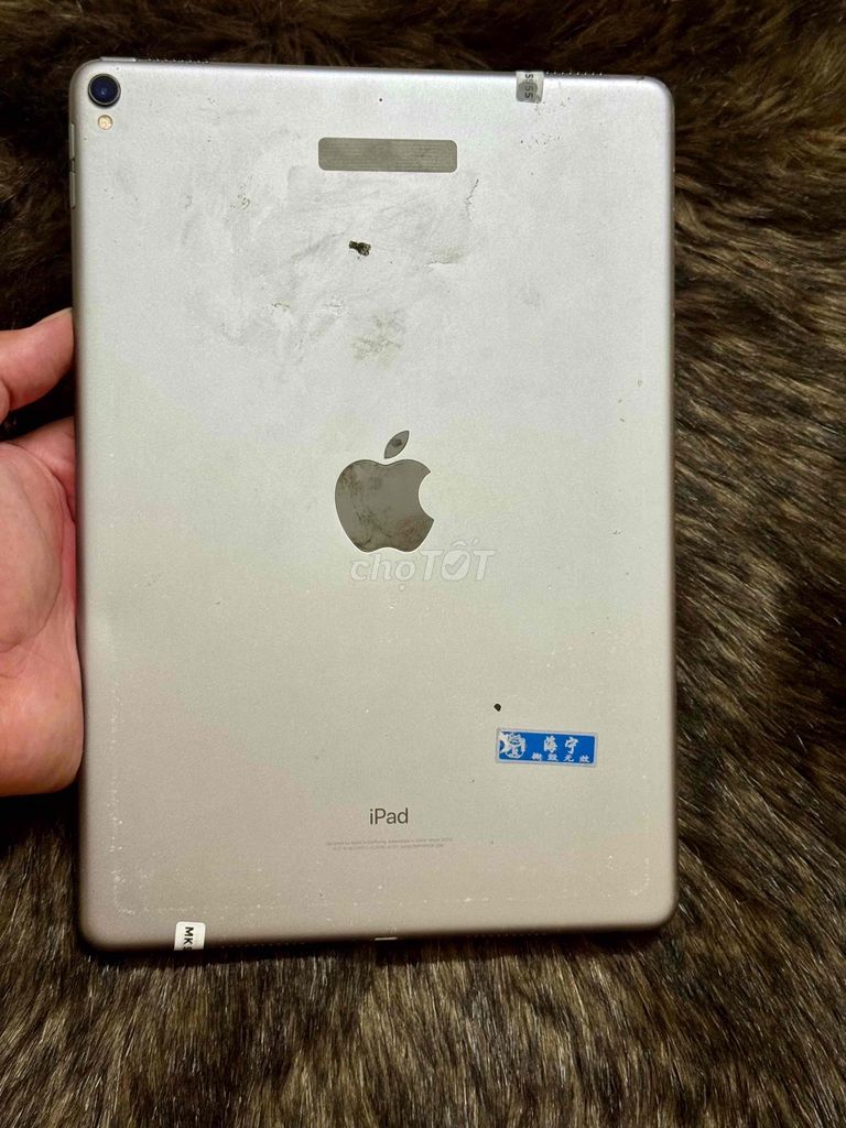 iPad Pro 10.5 inch Wifi Xám 64GB zin 99%. Mua bán Máy tính bảng tại Quận Long Biên Hà Nội được đăng bởi khoi dang minh hình 1