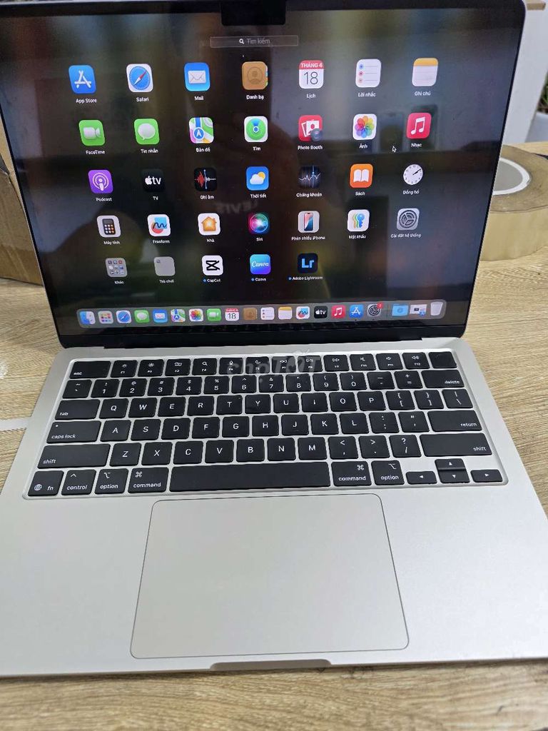 Apple Macbook Air M4 16GB/256GB cấn xước. Mua bán Laptop tại Quận Nam Từ Liêm Hà Nội được đăng bởi Quang Itech hình 1
