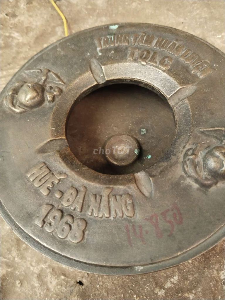 Gạt tàn đồng 1968 màu đồng. Mua bán Đồ sưu tầm, đồ cổ tại Huyện Bình Chánh Tp Hồ Chí Minh được đăng bởi Nam hình 1
