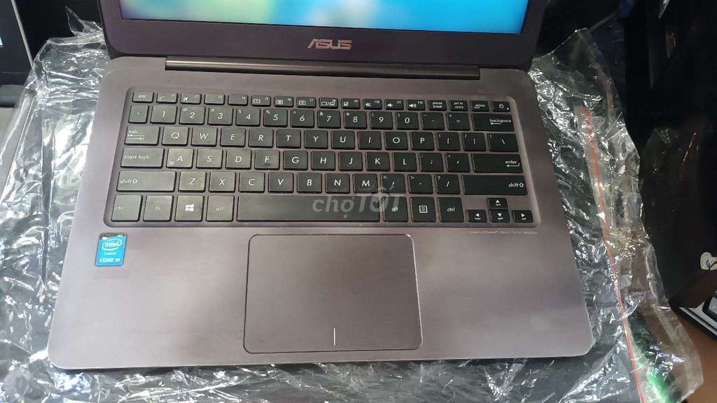 Laptop Asus UX305FA rất mỏng nhẹ M-5Y10C ram8g. Mua bán Laptop tại Quận Hải Châu Đà Nẵng được đăng bởi Anh Lý hình 1