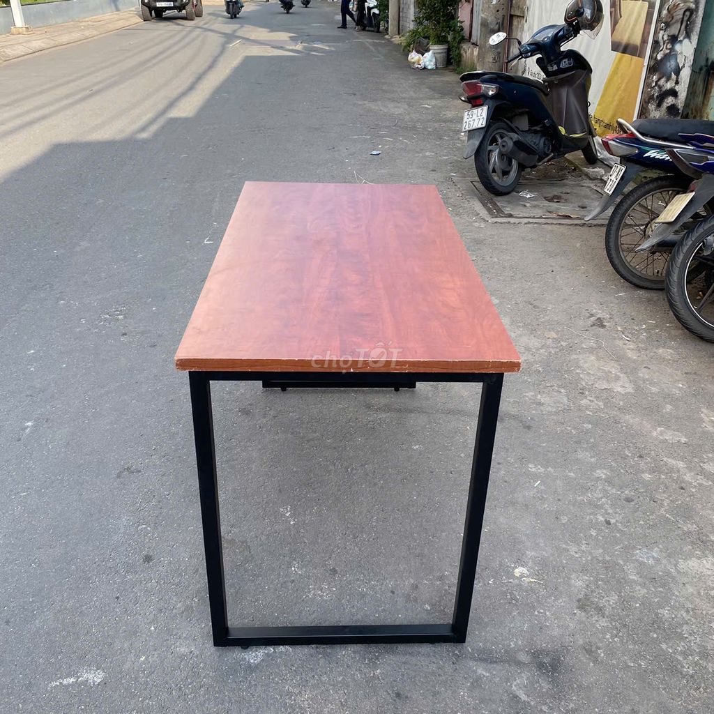 Bàn làm việc 1m2x60