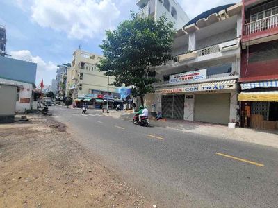 nhà mặt tiền 80m2 , 7 phòng ngũ , gần chợ bình tiên. Mua bán nhà ở tại Quận 6 Tp Hồ Chí Minh được đăng bởi đặng trí