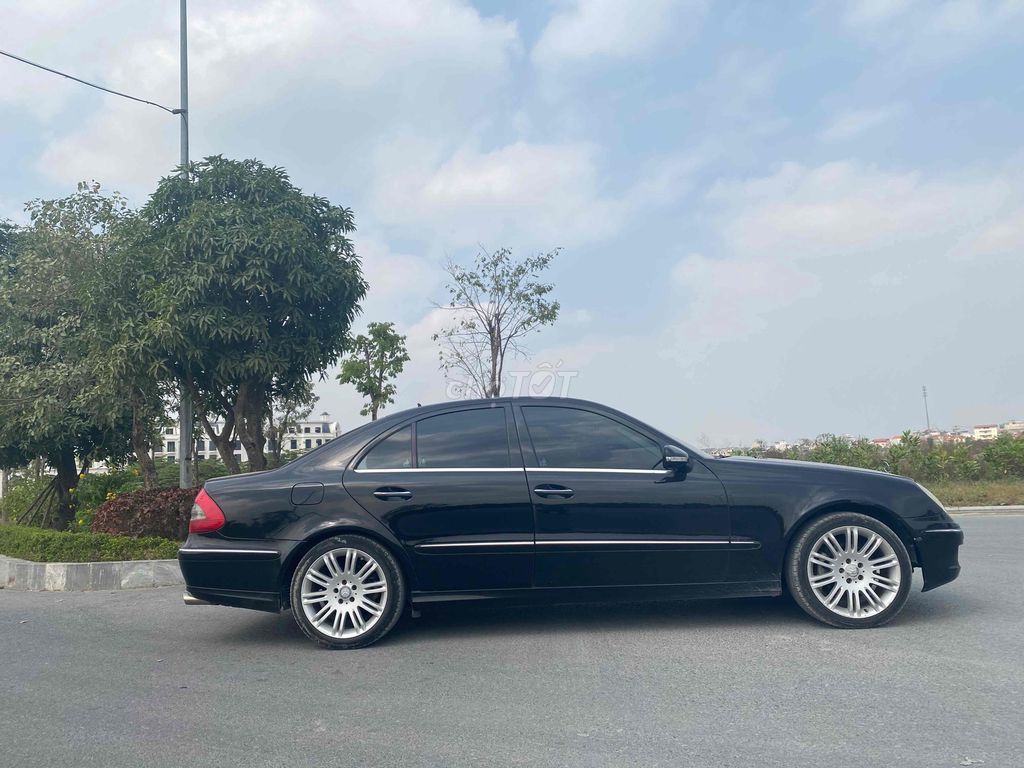 Mercedes Benz E Class 2008 E200K