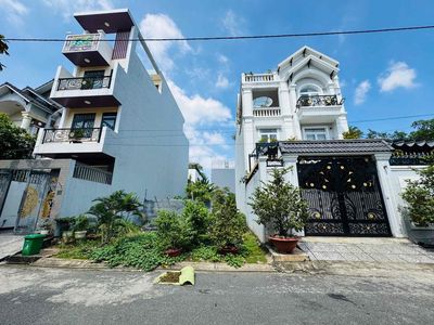 BÁN ĐẤT FULL THỔ CƯ ĐƯỜNG NHỰA 8M, XÂY CAO TẦNG. TẶNG GPXD 5 TẦNG. Mua bán đất tại Thành phố Thủ Đức Tp Hồ Chí Minh được đăng bởi Luật Nhà Phố Thủ Đức