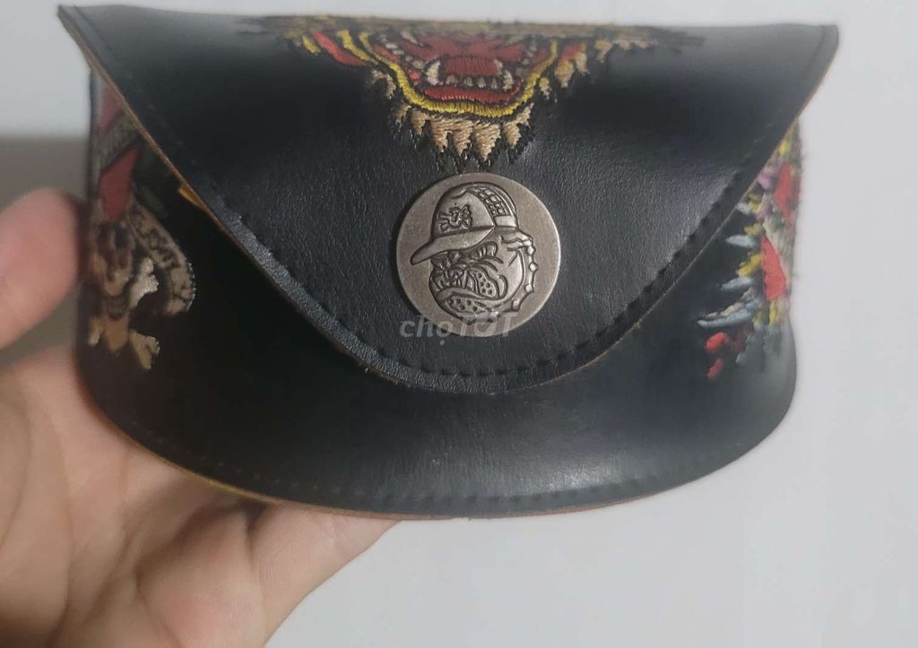 Hộp kính ED Hardy Da thêu . Mua bán Phụ kiện thời trang khác tại Quận Bình Thạnh Tp Hồ Chí Minh được đăng bởi Bình  hình 1