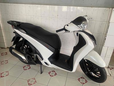HONDA   SH 125c zin odo 5500. Mua bán Xe máy tại Thành phố Rạch Giá Kiên Giang được đăng bởi Tân