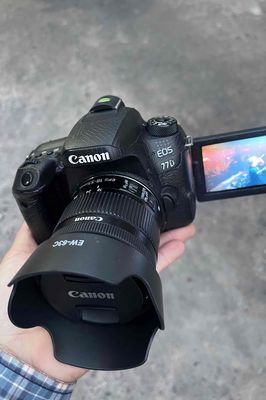 🔵 Bộ Canon 77D + 18-55 STM -  9𝘁𝗿300