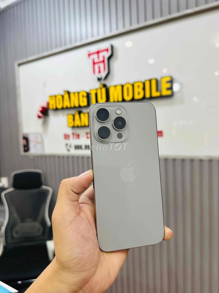 Apple iPhone 15 Pro Max 256GB Titan. Mua bán Điện thoại tại Quận Liên Chiểu Đà Nẵng được đăng bởi Hoàng Tú MB hình 1