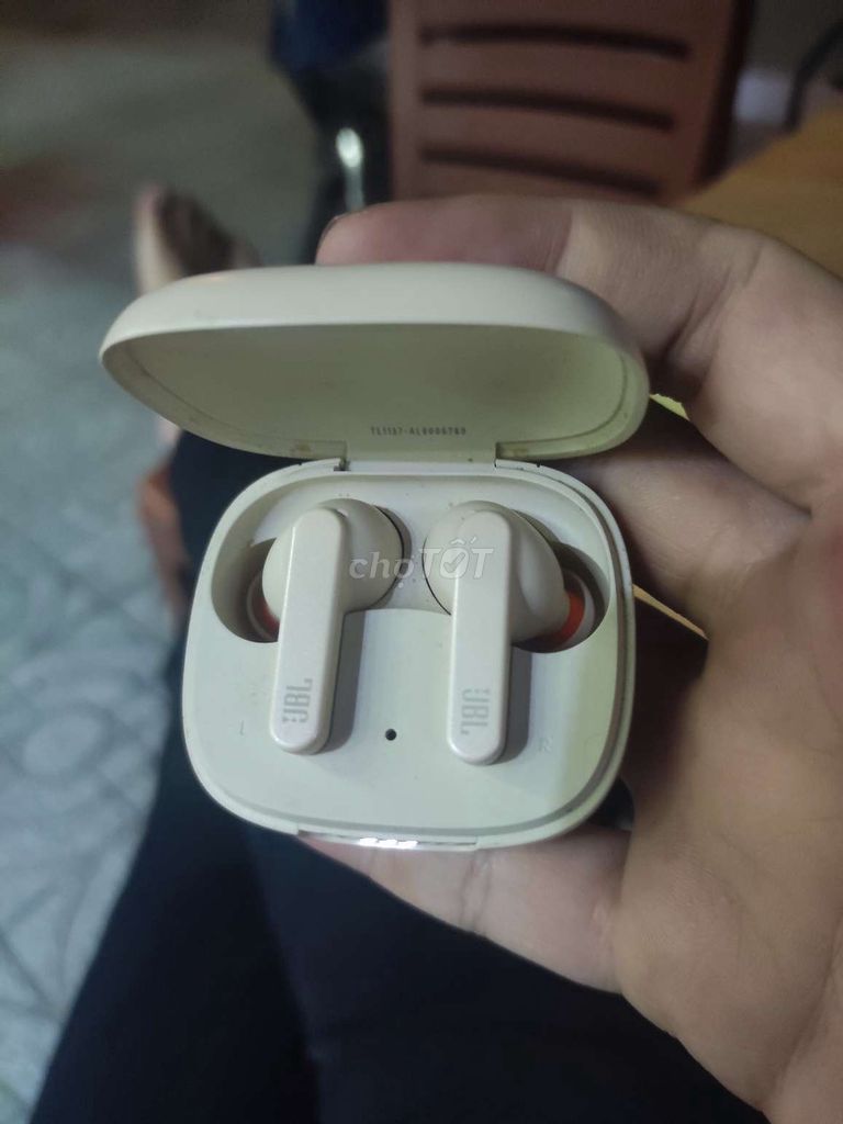 Tai nghe JBL Live Pro+ TWS Trắng. Mua bán Tivi, Âm thanh tại Thành phố Thủ Đức Tp Hồ Chí Minh được đăng bởi Nguyễn Tuấn Anh hình 1