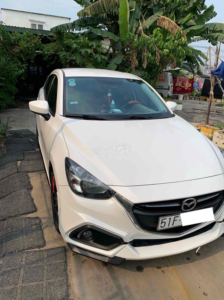 Mazda 2 2016  1.5 AT Sedan - 70000 km