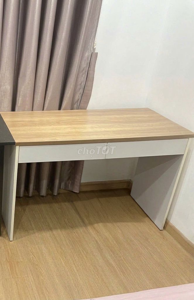 Bàn làm việc Gỗ Nâu Trắng 2 hộc tủ. Mua bán Đồ dùng văn phòng tại Quận 7 Tp Hồ Chí Minh được đăng bởi The Huy Nong hình 1