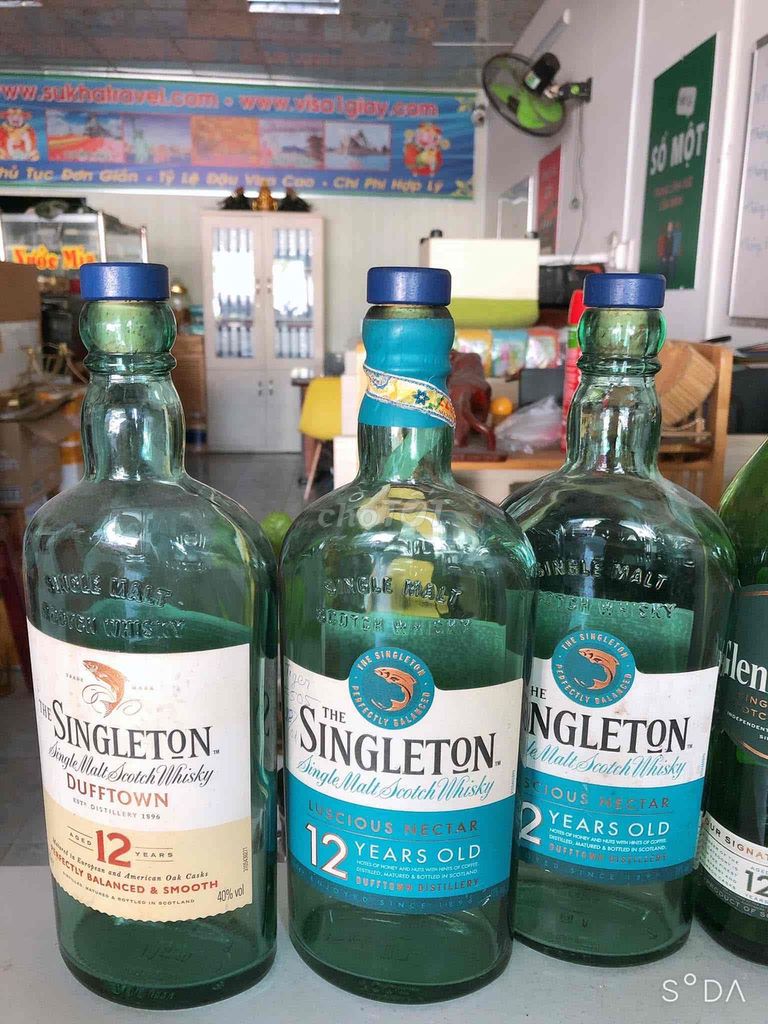 Vỏ chai rỗng Singleton 12 Years Old Xanh Thủy tinh. Mua bán Đồ sưu tầm, đồ cổ tại Thành phố Thủ Đức Tp Hồ Chí Minh được đăng bởi Vỏ Chai Rượu Ngoại HCM hình 1