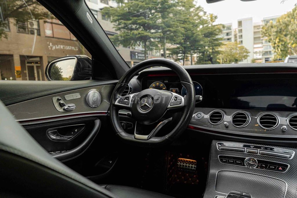 E300_AMG_2017 màu đen cá nhân siêu đẹp & siêu ngâu. Mua bán Ô tô tại Quận 7 Tp Hồ Chí Minh được đăng bởi Dương Phương hình 10