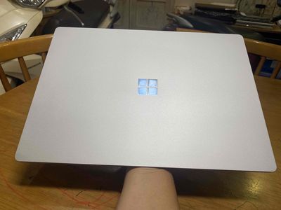 Suface Laptop 4 R7 4980u/8/256 15' 2.5K Touch 99%