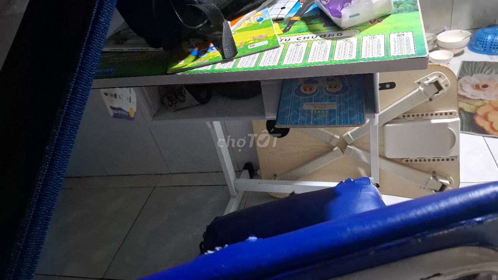 Bàn học Gỗ Kim loại Trắng Xanh. Mua bán Bàn ghế tại Quận 12 Tp Hồ Chí Minh được đăng bởi Mi hình 1