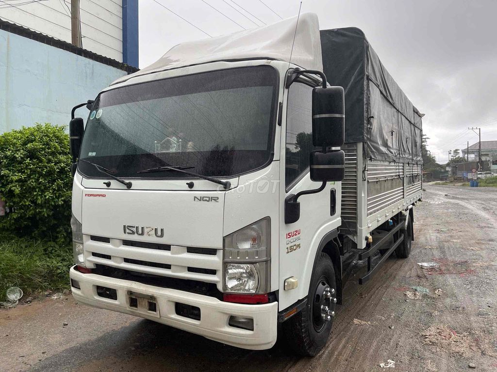 Bán gấp Isuzu 5.2 Tấn đời 2017 Thùng bạt 6m2