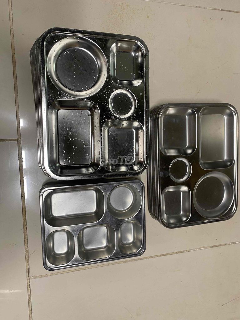 Khay chia phần Inox đã qua sử dụng. Mua bán Dụng cụ nhà bếp tại Quận Nam Từ Liêm Hà Nội được đăng bởi Nguyễn Phúc hình 1