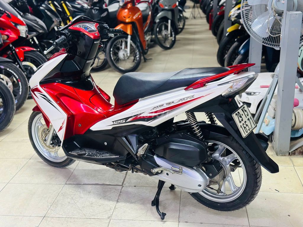 XE MÁY THỊNH PHÁT - AIR BLADE 125 ĐỎ TRẮNG BIỂN HN. Mua bán Xe máy tại Quận Bắc Từ Liêm Hà Nội được đăng bởi XE MÁY THỊNH PHÁT XE LƯỚT GIÁ RẺ hình 3