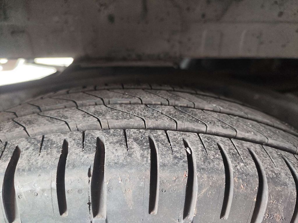 Mitsubishi Adventure 2004 photo 4