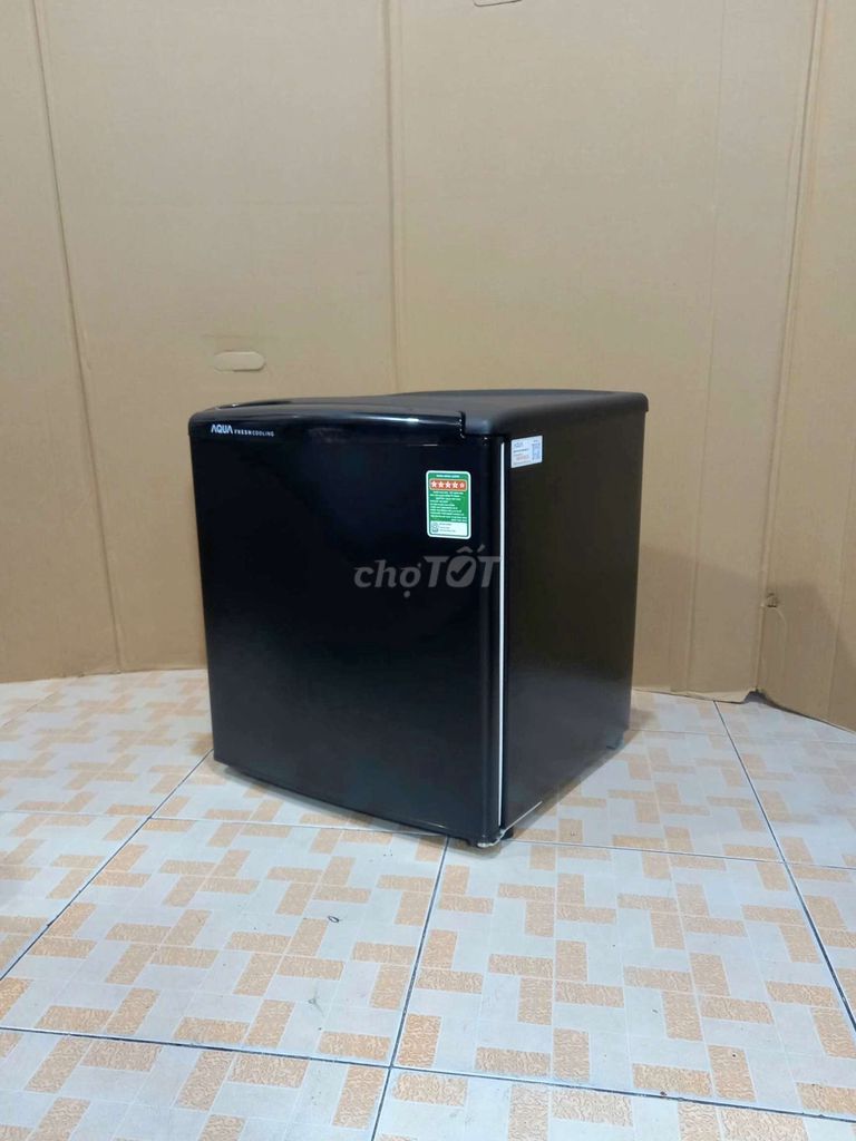 Tủ lạnh mini Aqua 523K7 đời mới, 1 cửa gọn nhẹ.. Mua bán Tủ lạnh tại Quận Tân Phú Tp Hồ Chí Minh được đăng bởi ĐỨC hình 1