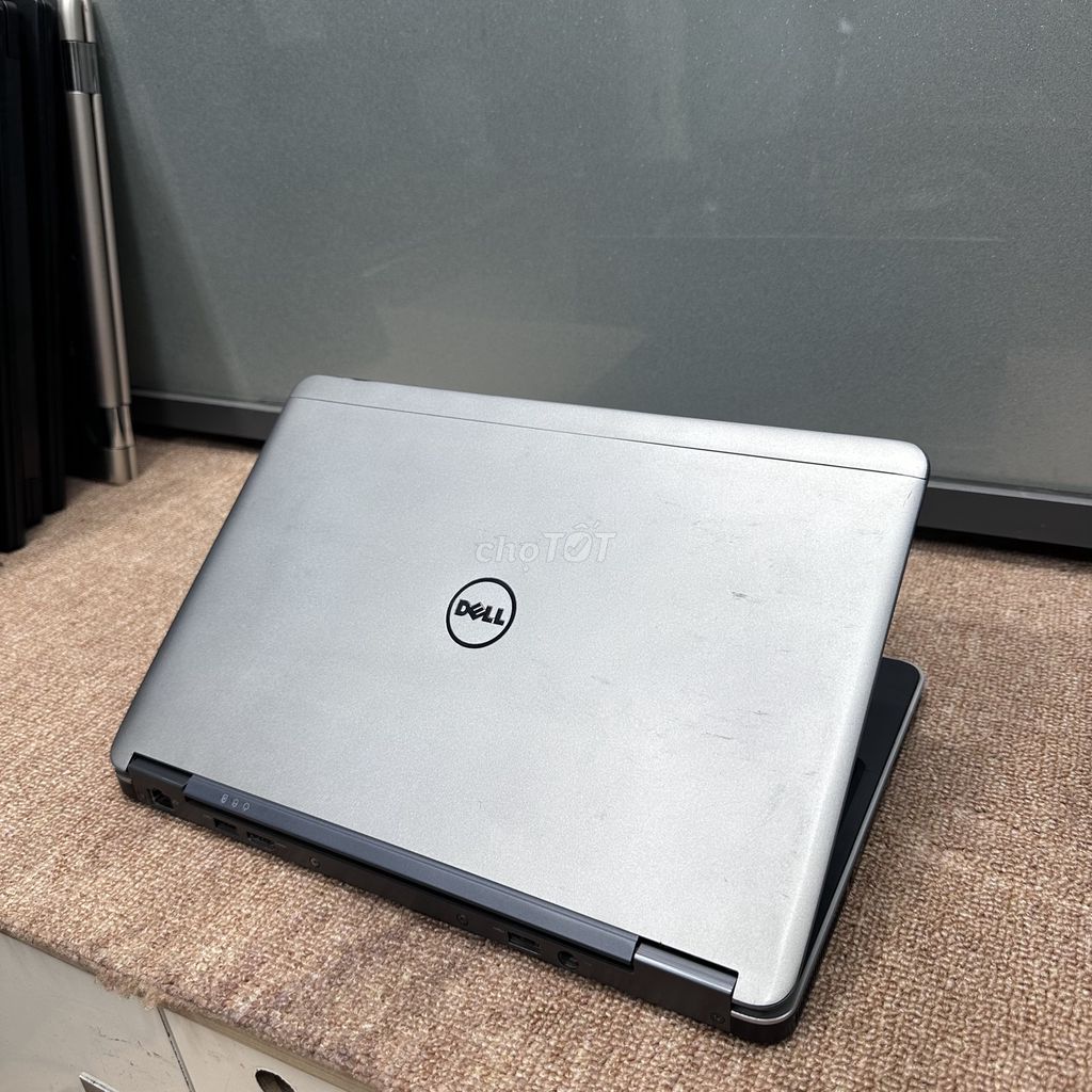 Laptop văn phòng nhỏ gọn Dell Latitude 7240 i5