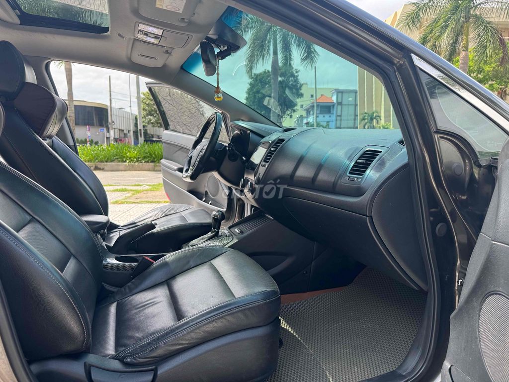 Cần bán  Kia K3 2013 1.6 AT - 140000 km. Mua bán Ô tô tại Quận Thanh Khê Đà Nẵng được đăng bởi Chính chủ hình 15