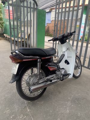 Honda Dream 2004 Trắng nâu 80000 km. Mua bán Xe máy tại Huyện Tiên Du Bắc Ninh được đăng bởi Dương Đức Hiếu