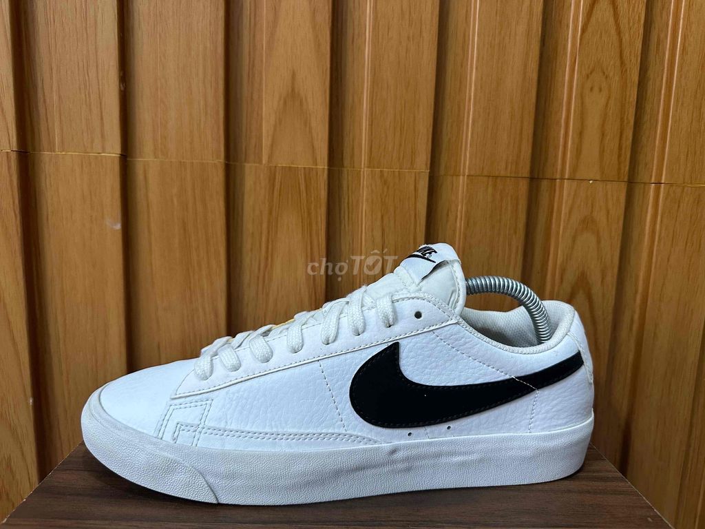 Giày Nike VIP size 41 chính hãng mới keng 98%