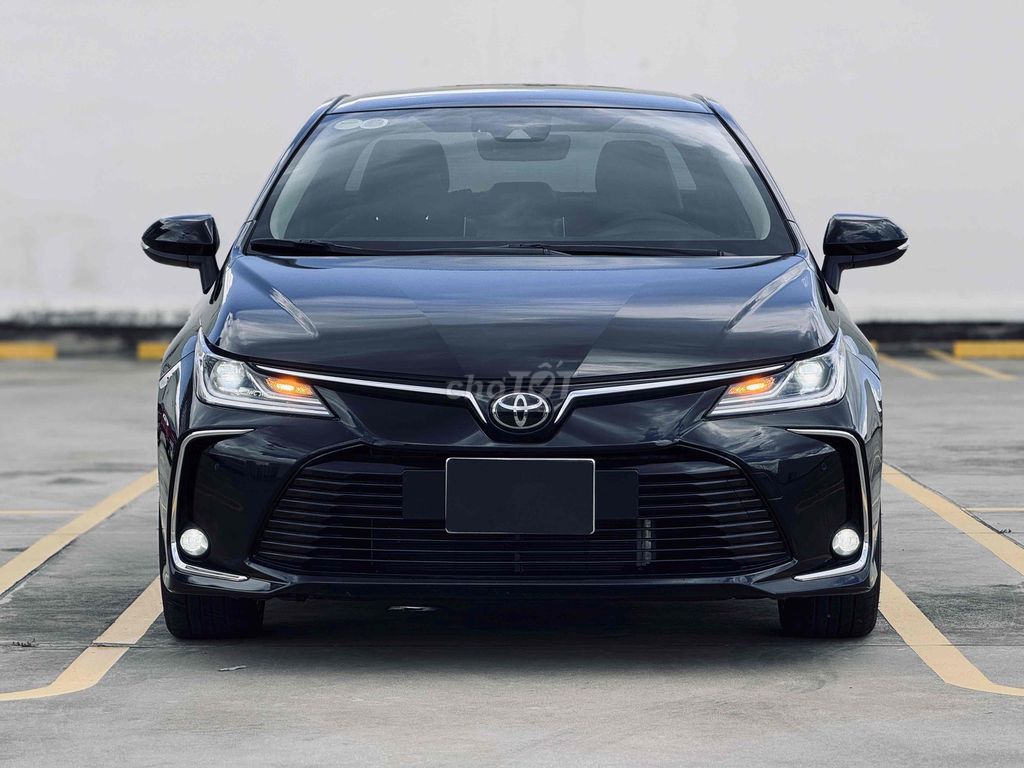 Toyota Altis 1.8V 2022 Đen 20.000 Km