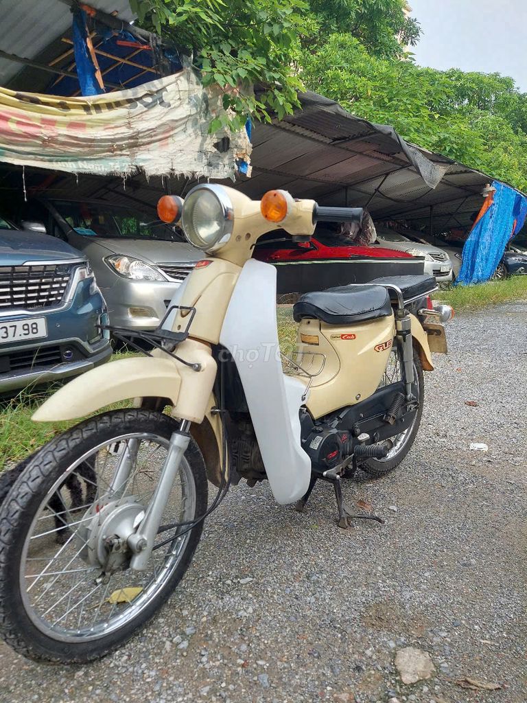 Bán xe Cub 50cc mầu vàng chính chủ. Mua bán Xe máy tại Quận Hoàng Mai Hà Nội được đăng bởi Quân hình 2