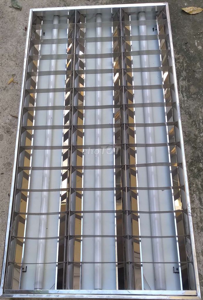 10 bộ 3 Đèn và máng 60 cm x 120 cm sử dụng tốt.