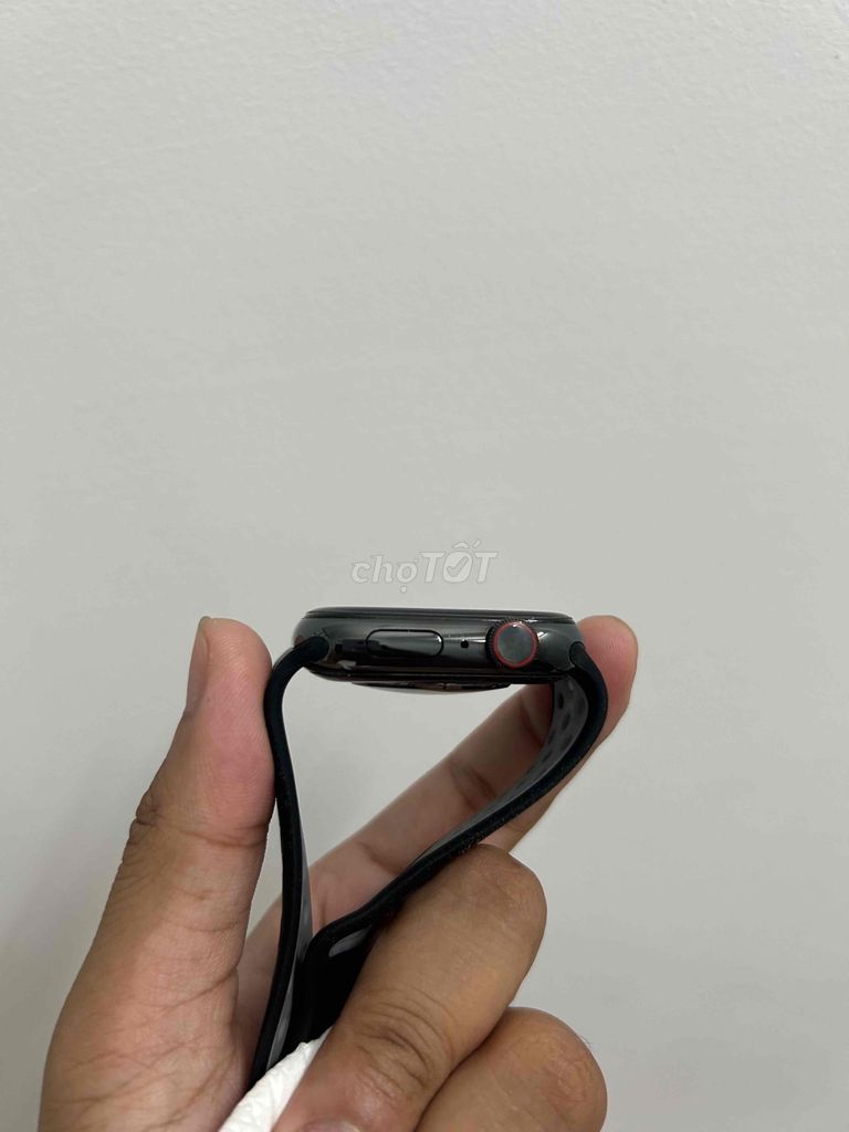 aw sr4 44mm thép đẹp 99% pin 81% cần bán