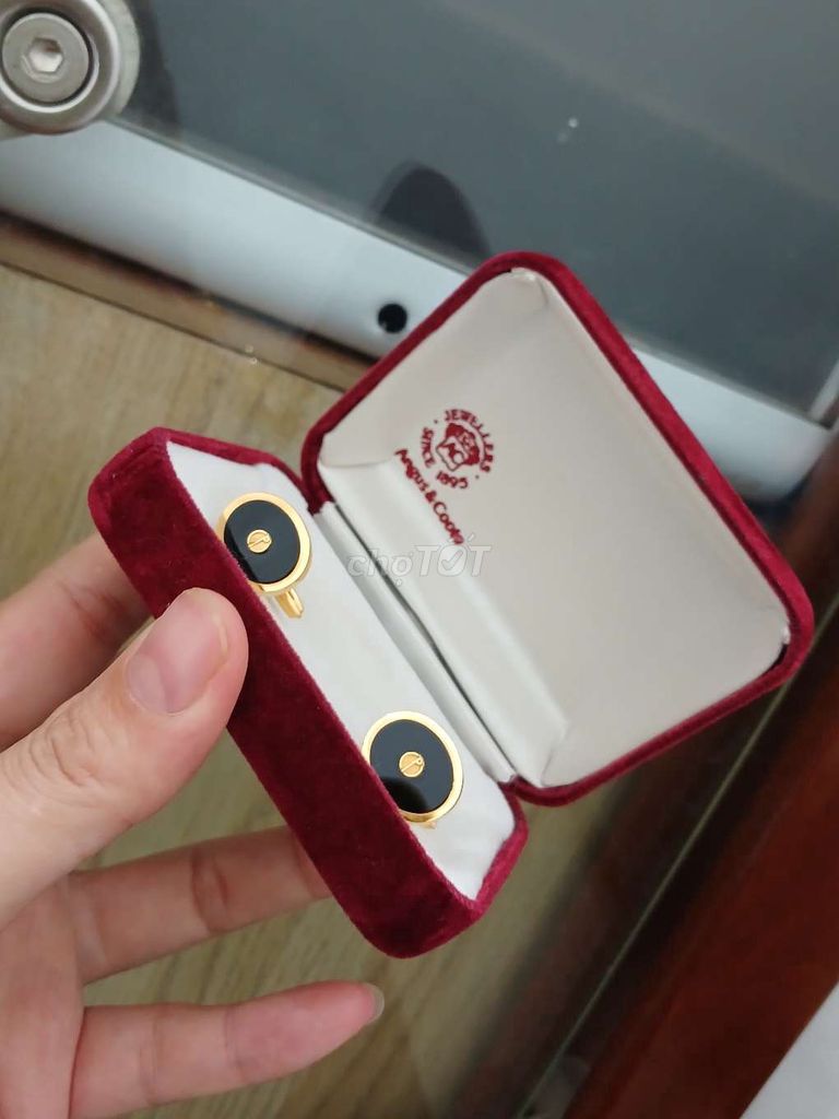 Bộ Măng sét hàng hiệu Dunhill Mới 99%. Mua bán Phụ kiện thời trang khác tại Quận 7 Tp Hồ Chí Minh được đăng bởi Nguyễn nữ thuý linh hình 1