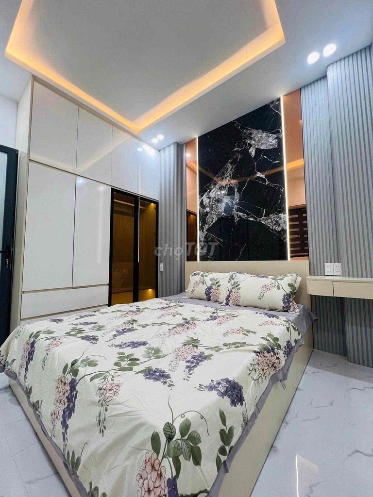 Modern 3-storey, 4-bedroom house in Hòa Minh — photo 6