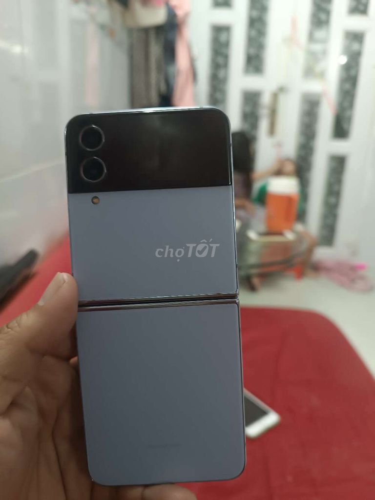 Samsung Z Flip4 Xám Hư màn hình trong. Mua bán Điện thoại tại Quận 8 Tp Hồ Chí Minh được đăng bởi Huy hình 1