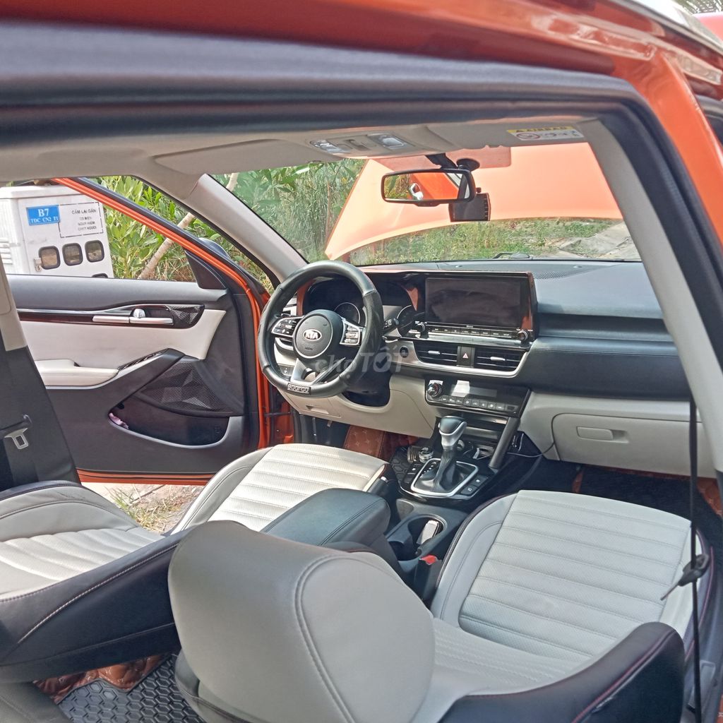 Kia Seltos 2021 Premium 1.4 AT turbo 62000k/h cọp. Mua bán Ô tô tại Thành phố Thủ Dầu Một Bình Dương được đăng bởi TanLe hình 14