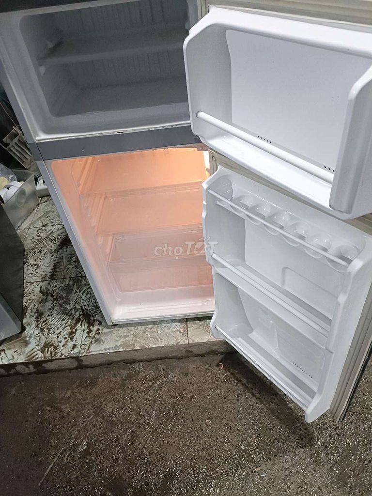 Sanyo mini 2 ngân 120l 1tr2 máy móc zin làm đá ok. Mua bán Tủ lạnh tại Thành phố Thủ Đức Tp Hồ Chí Minh được đăng bởi đỗ thị mai  hình 2