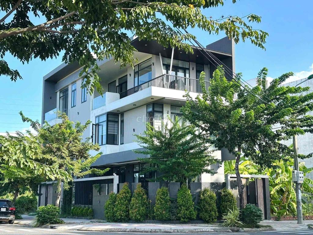 Аренда · 3 комн. · 200 м² · Quận Cẩm Lệ, ул. Đường Trung Lương 12