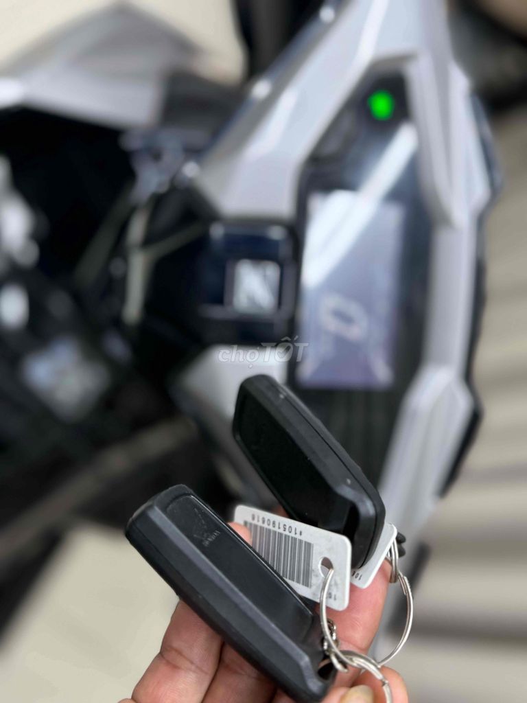 Honda Air Blade 2025 Bạc. Mua bán Xe máy tại Quận Thanh Khê Đà Nẵng được đăng bởi THẾ MẪN CHUYÊN XE LƯỚT CÓ BÁN TRẢ GÓP  hình 7