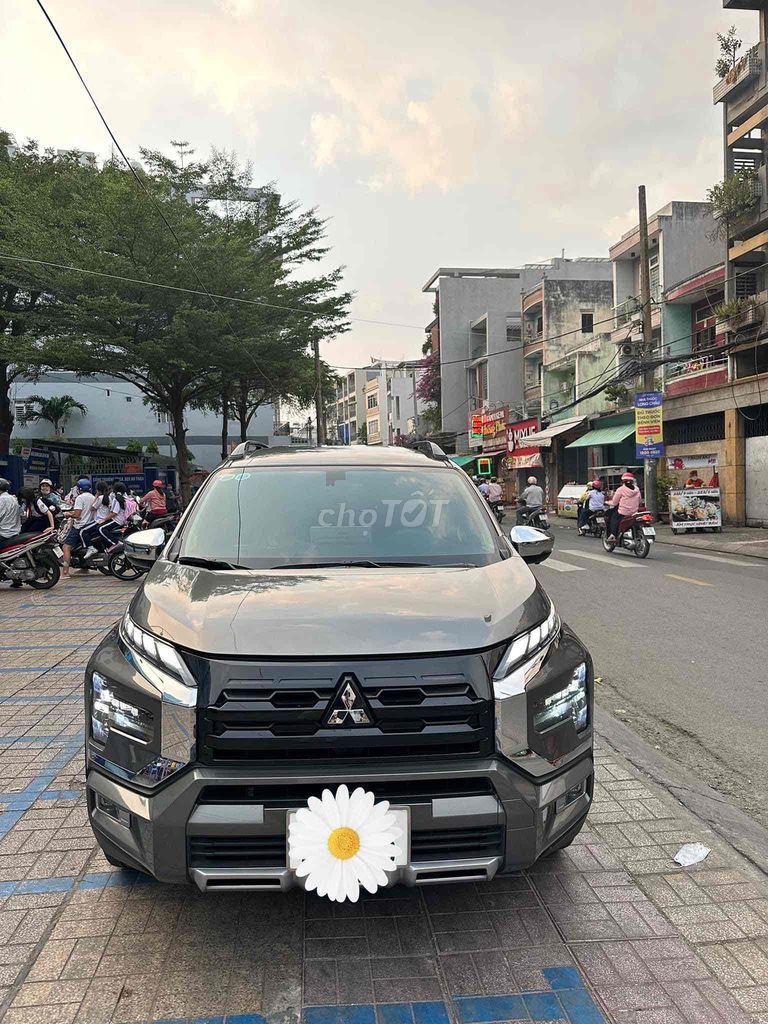 Mitsubishi Xpander Cross Km